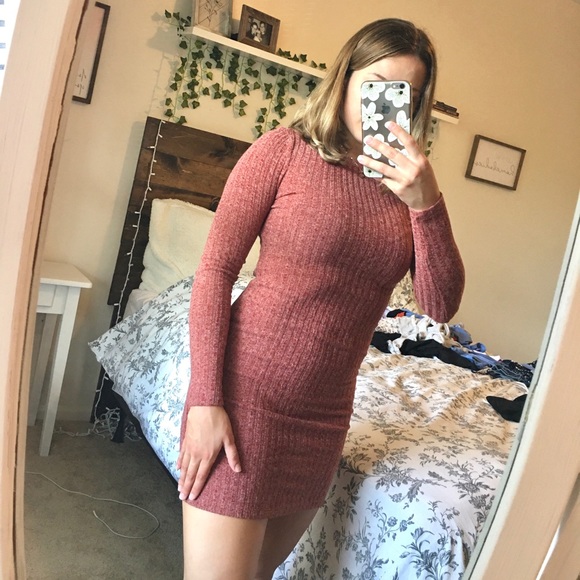 Light Red Ribbed Bodycon Dress - Picture 2 of 3